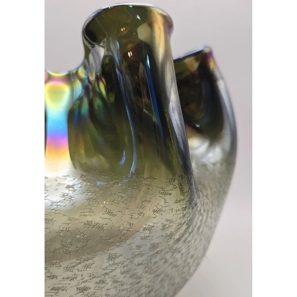 Vintage Carnival Vase Large Swung Or Pinched Rim‎ Bottom Textured Design